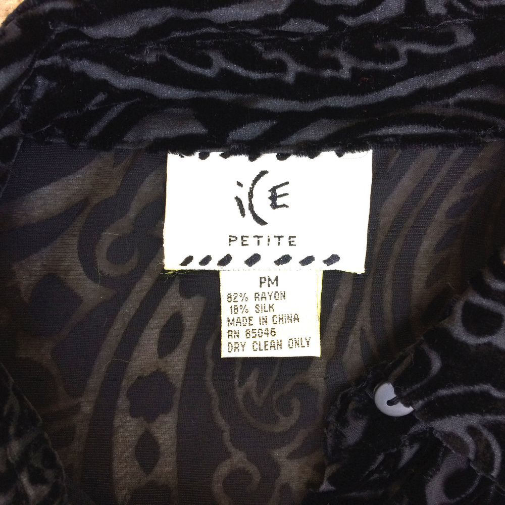 ⭐️HP⭐️ Ice Black Sheer Velvet Tattoo Blouse PM - Picture 3 of 5